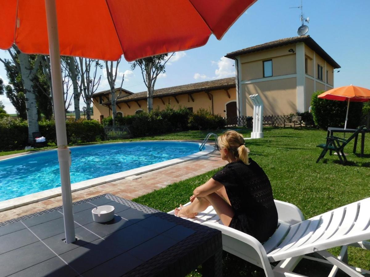 Hotel Villaggio Le Stelline モンテファルコ エクステリア 写真